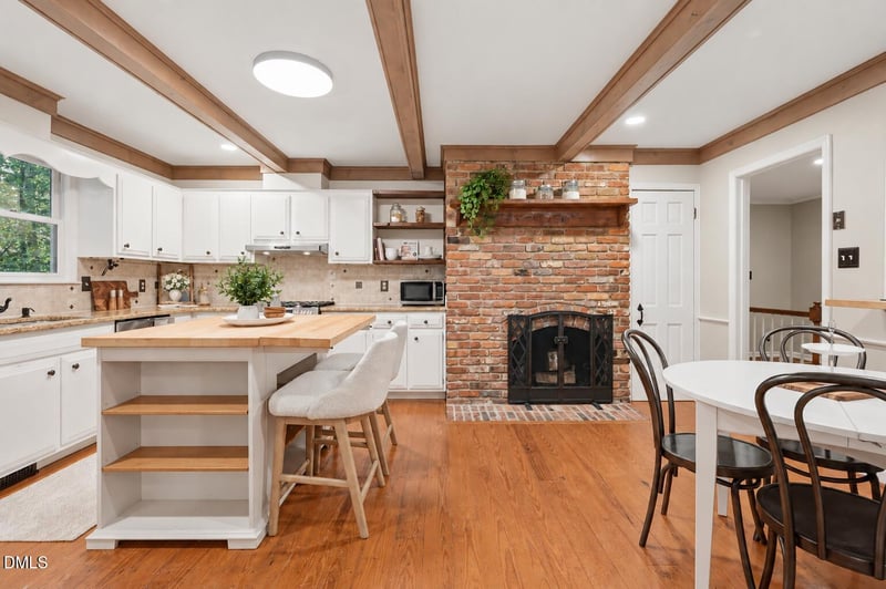 928 Northbrook Dr, Raleigh, NC 27609
