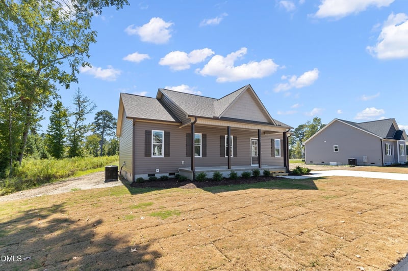 930 Micro Rd W, Selma, NC 27576