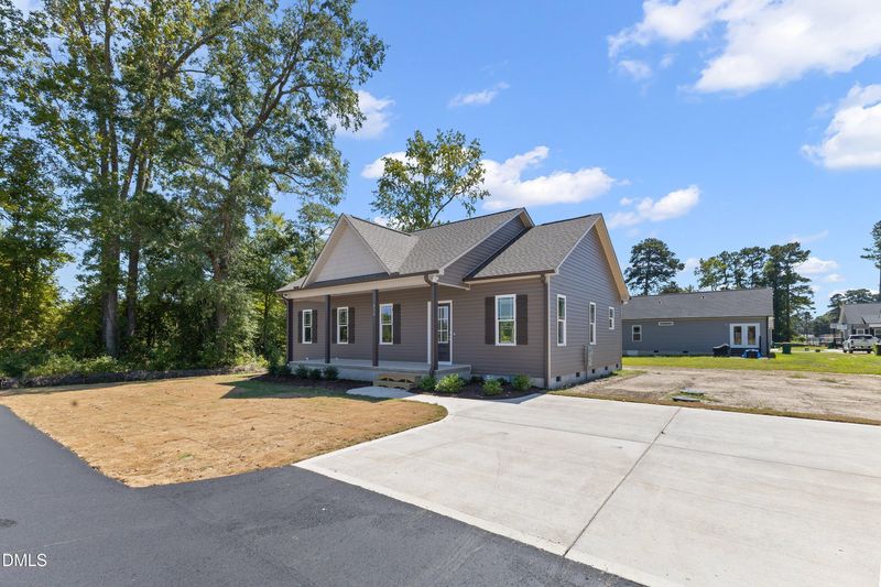 930 Micro Rd W, Selma, NC 27576