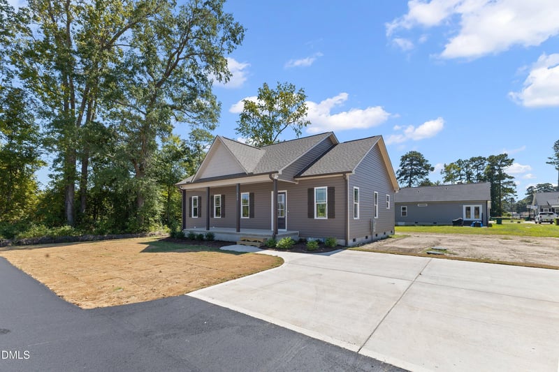 930 Micro Rd W, Selma, NC 27576