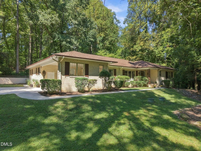 932 Lystra Ln, Chapel Hill, NC 27517