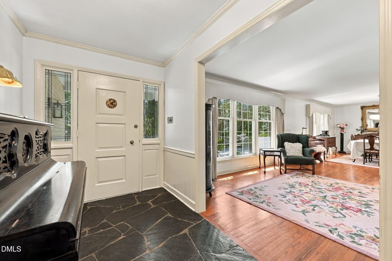 932 Lystra Ln, Chapel Hill, NC 27517