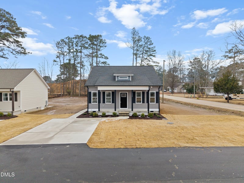 932 Micro Rd W, Selma, NC 27576