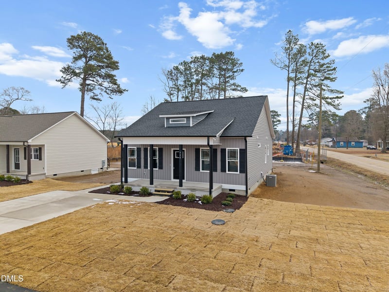 932 Micro Rd W, Selma, NC 27576