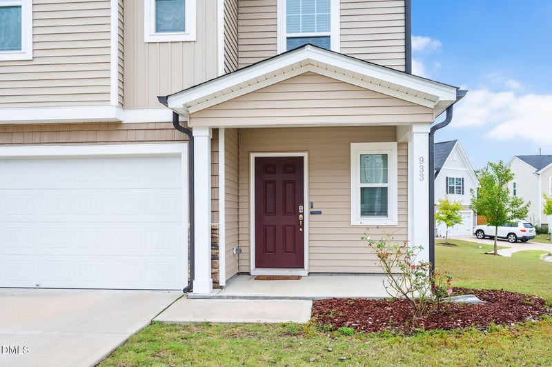 933 Bellewood Gardens Dr, Angier, NC 27501