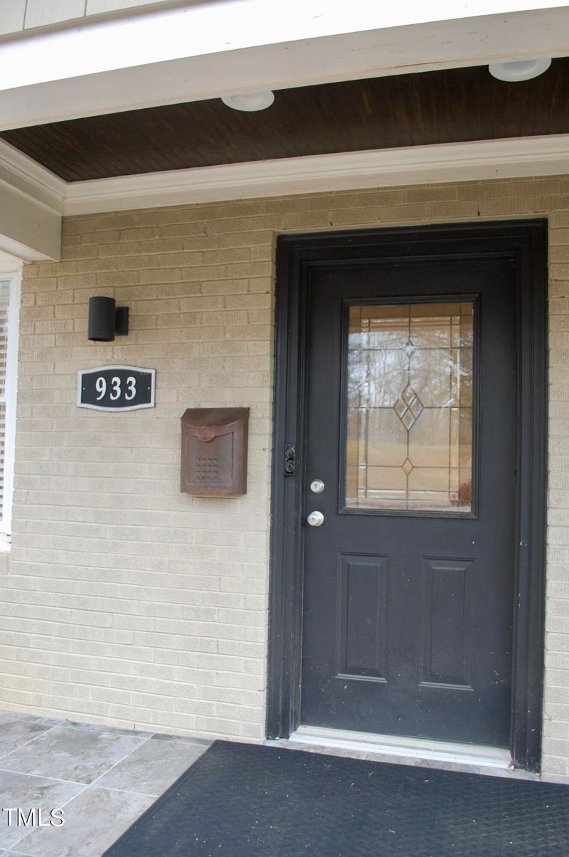 933 Brookside Dr, Raleigh, NC 27604