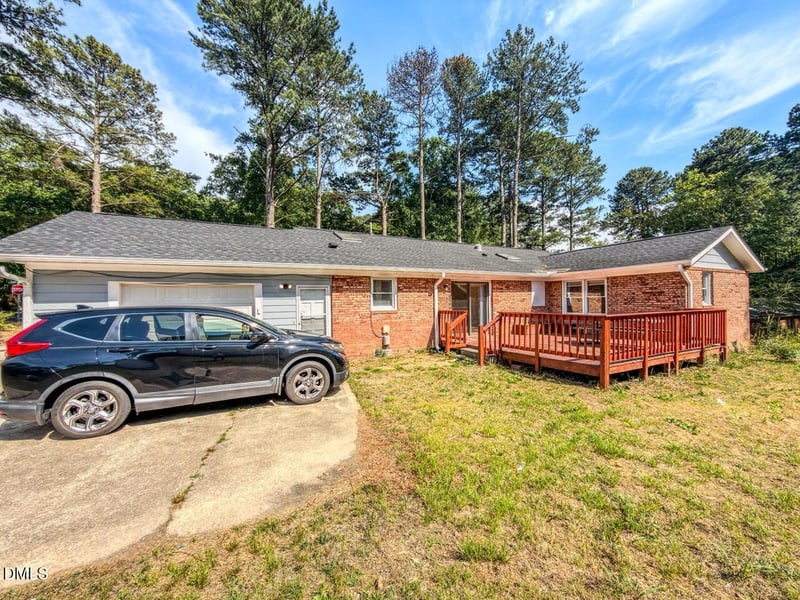 933 Greenwood Cir, Cary, NC 27511