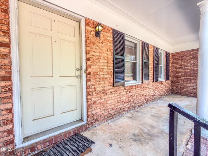 933 Greenwood Cir, Cary, NC 27511