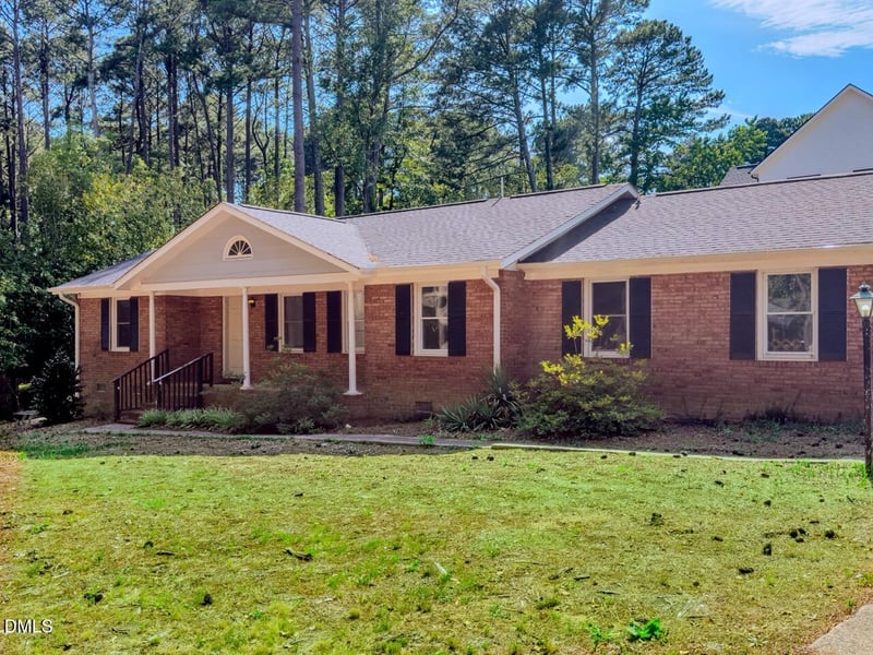 933 Greenwood Cir, Cary, NC 27511
