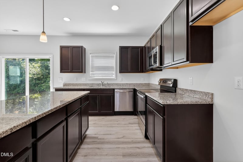 933 Stolls Ln, Knightdale, NC 27545