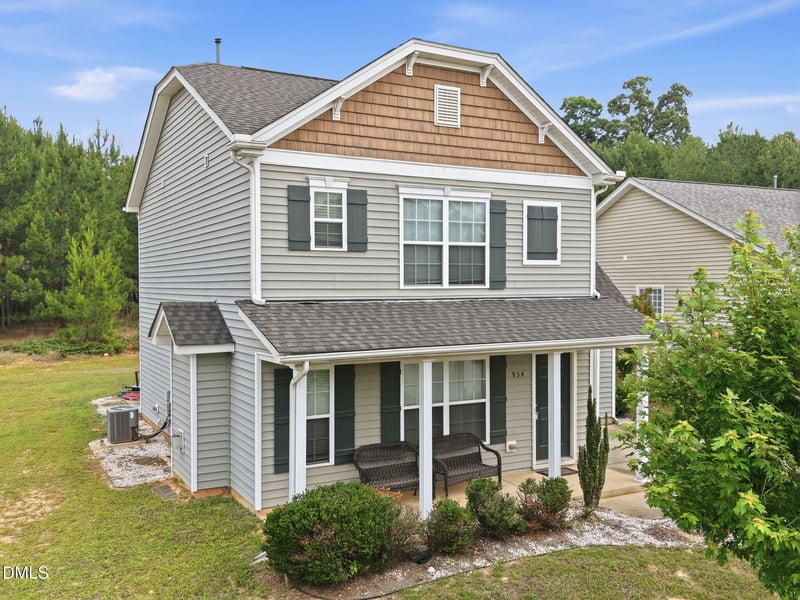 934 Ribbonleaf Ln, Fuquay Varina, NC 27526