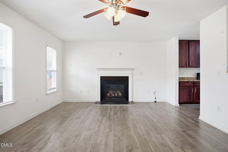 934 Ribbonleaf Ln, Fuquay Varina, NC 27526