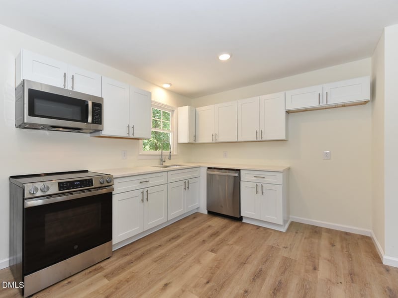 939 Cheves Rd, Zebulon, NC 27597