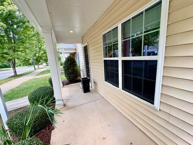 939 Ileagnes Rd, Raleigh, NC 27603