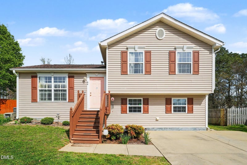 94 Silverstone Dr, Pittsboro, NC 27312