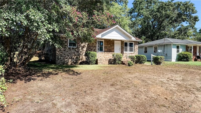 940 Fleetwood Dr, Fayetteville, NC 28305