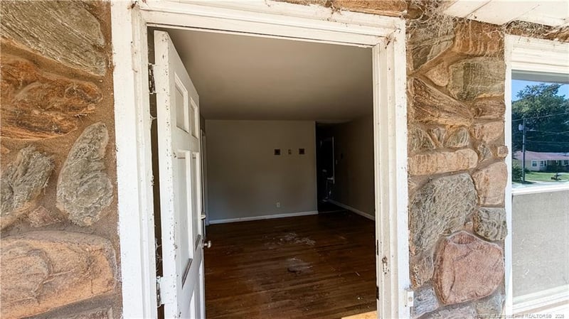 940 Fleetwood Dr, Fayetteville, NC 28305