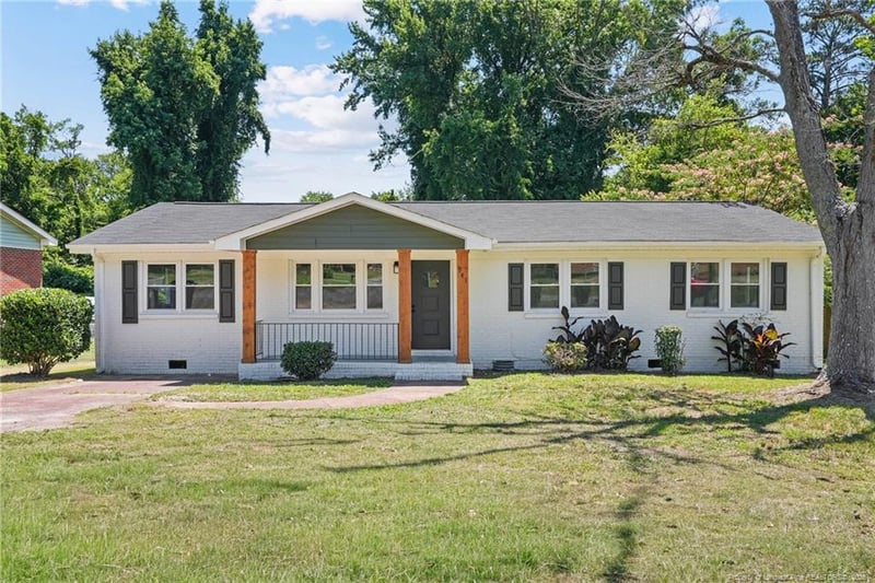 941 Louise Cir, Fayetteville, NC 28314