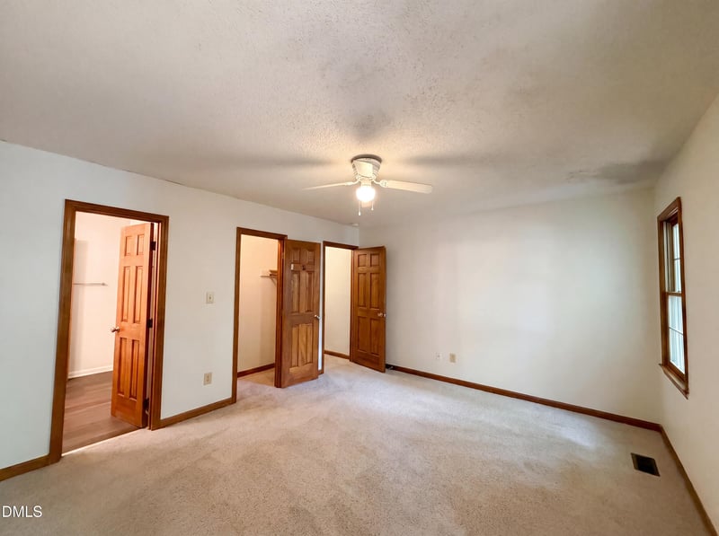 9425 Cartersville Ct, Raleigh, NC 27617