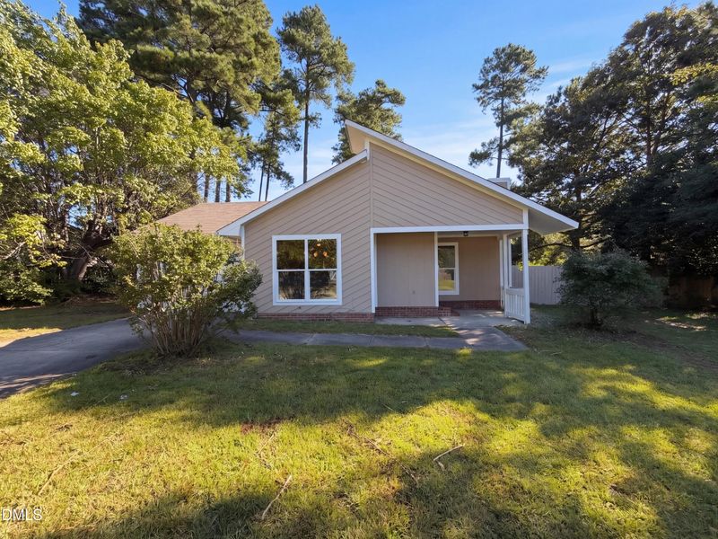 943 Rim Rd, Fayetteville, NC 28314