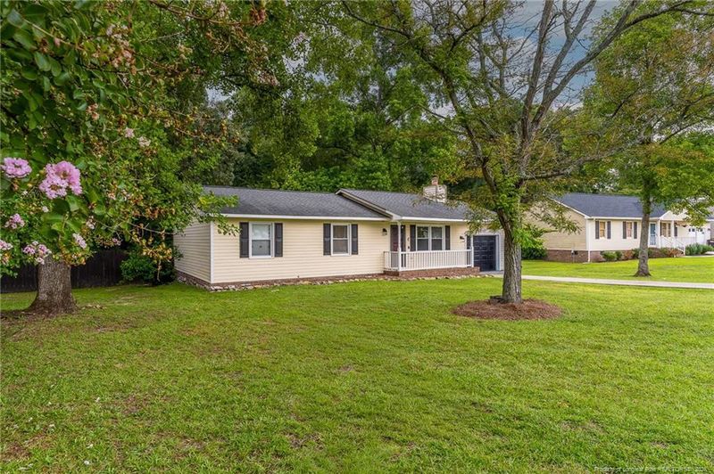945 Kennesaw Dr, Fayetteville, NC 28314