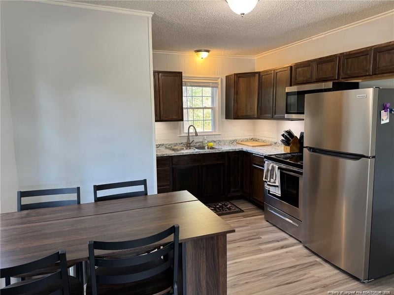 949 Chester Cir, Fayetteville, NC 28303