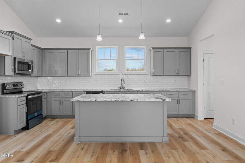 97 Ravenwind Ln, Lillington, NC 27546