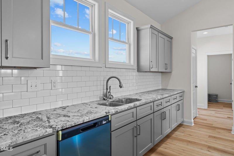 97 Ravenwind Ln, Lillington, NC 27546