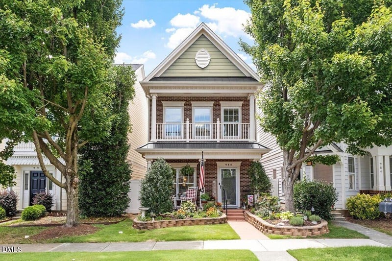 988 Ambergate Station, Apex, NC 27502
