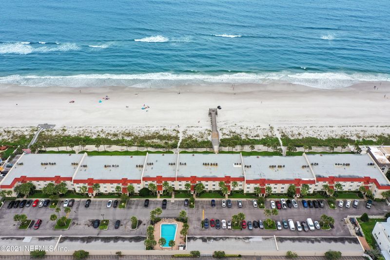 10 10th St #15, Atlantic Beach, FL 32233