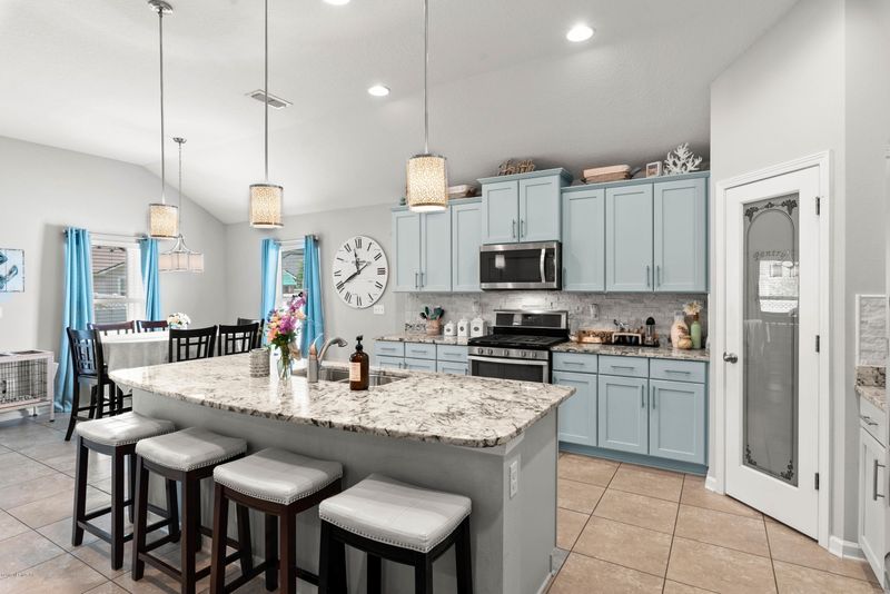 100 Ghillie Brogue Ln, St Johns, FL 32259