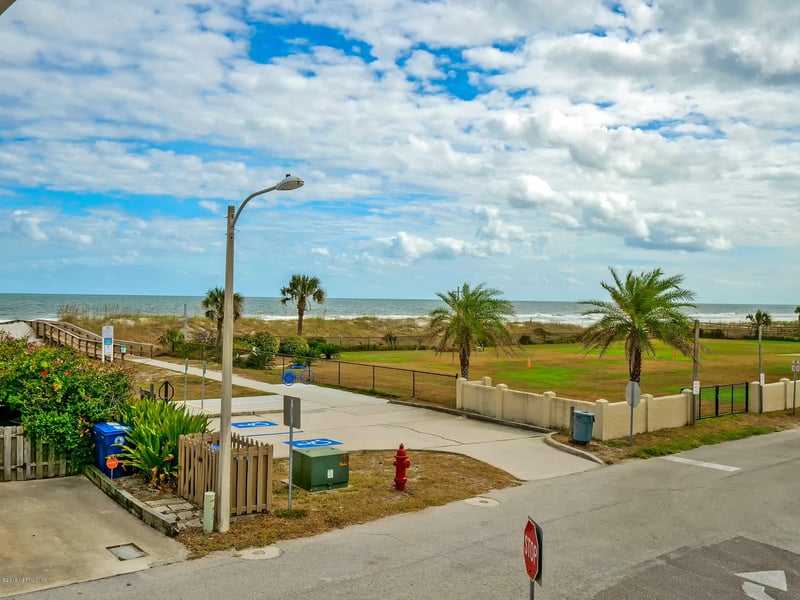 100 Hopkins St, Neptune Beach, FL 32266