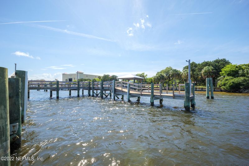 10028 Heckscher Dr, Jacksonville, FL 32226