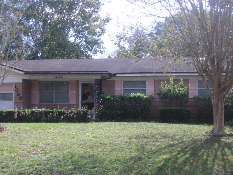 1006 Bacall Rd, Jacksonville, FL 32218