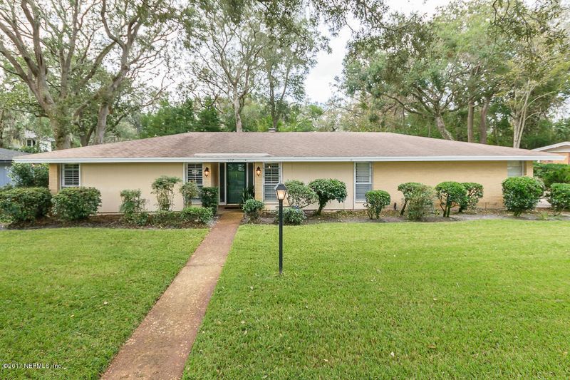 1007 Hagler Dr, Neptune Beach, FL 32266
