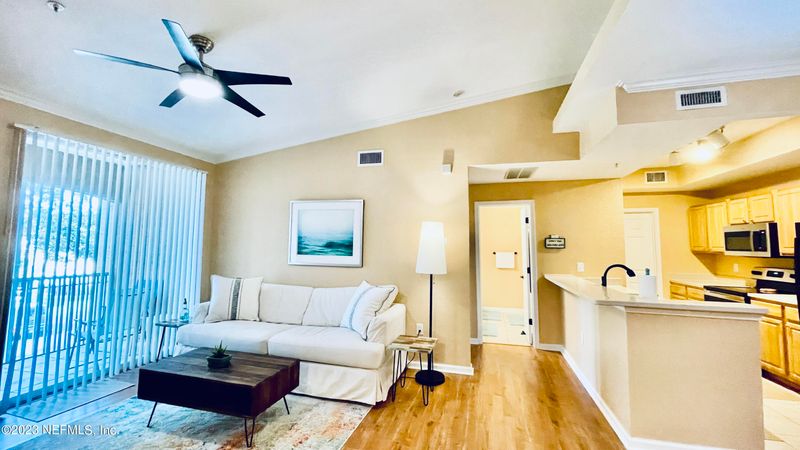 10075 Gate Pw #911, Jacksonville, FL 32246