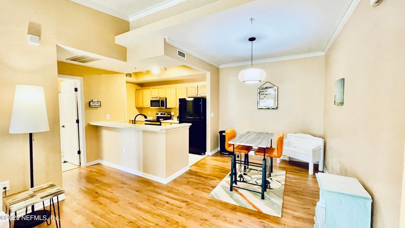 10075 Gate Pw #911, Jacksonville, FL 32246
