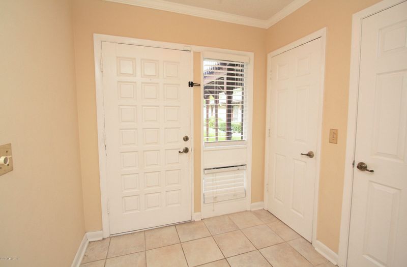 10105 Leisure Ln S, Jacksonville, FL 32256