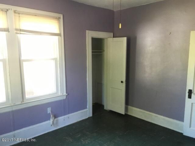 1011 Alderside St, Jacksonville, FL 32208
