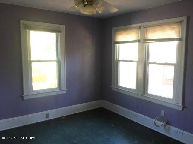 1011 Alderside St, Jacksonville, FL 32208