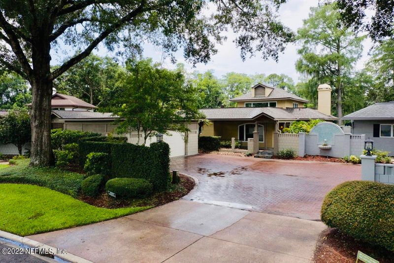 10110 Courtyards Pl W, Jacksonville, FL 32256