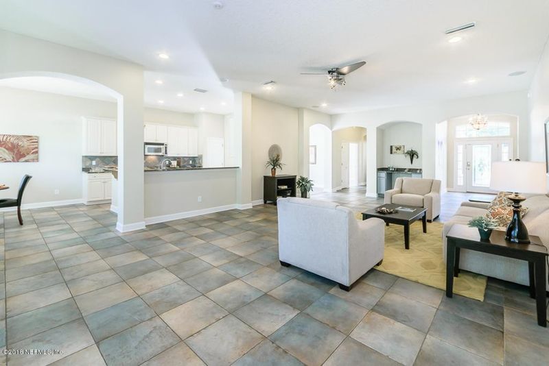 10127 Ecton Ln, Jacksonville, FL 32246