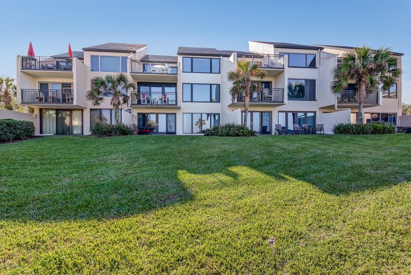 1013 Captains Ct, Fernandina Beach, FL 32034