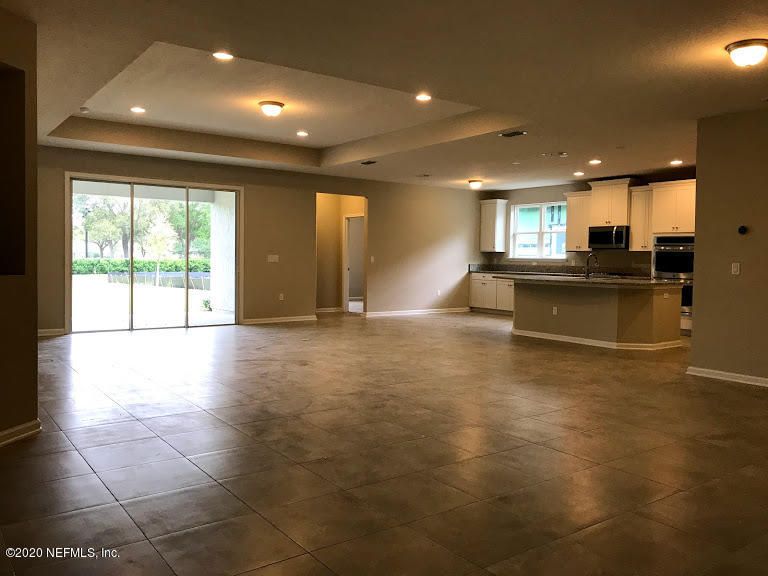 1013 Laurel Valley Dr, Orange Park, FL 32065