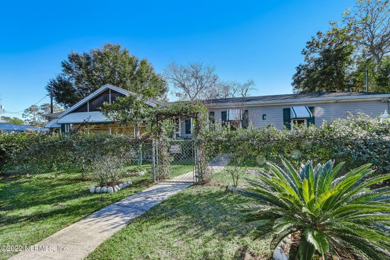 10130 Jackson Ter, Jacksonville, FL 32225