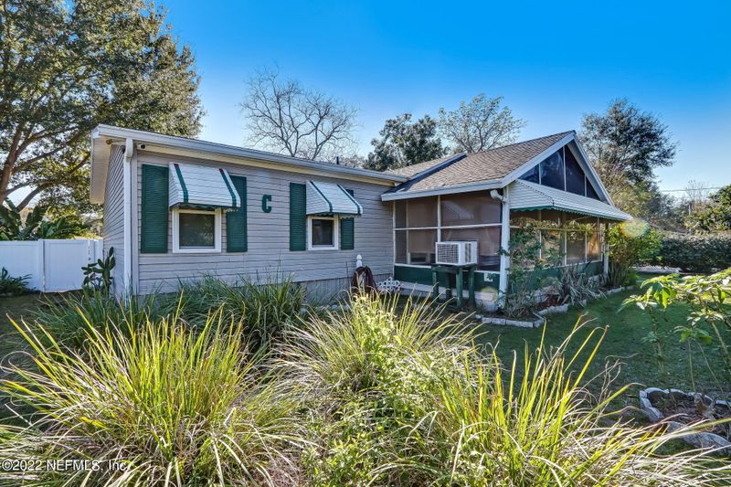 10130 Jackson Ter, Jacksonville, FL 32225