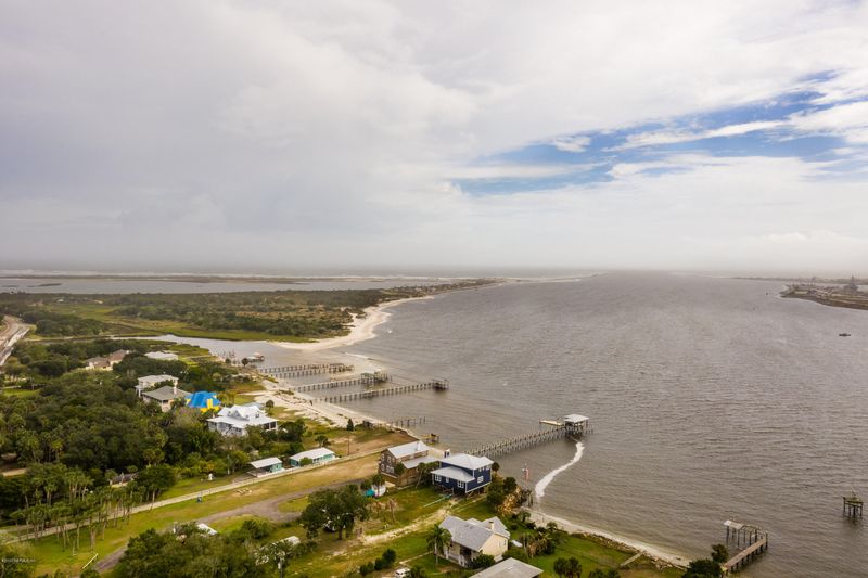 10138 Heckscher Dr, Jacksonville, FL 32226