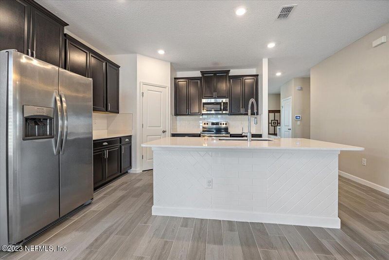 10142 Nala Ln, Jacksonville, FL 32218