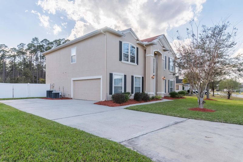 10148 Meadow Point Dr, Jacksonville, FL 32221
