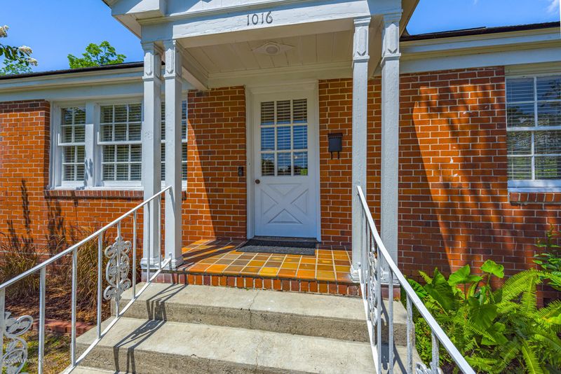 1016 S Shores Rd, Jacksonville, FL 32207